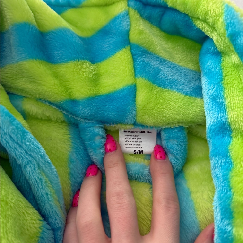 Strawberry milk mob bathrobe - Picture 4 of 5